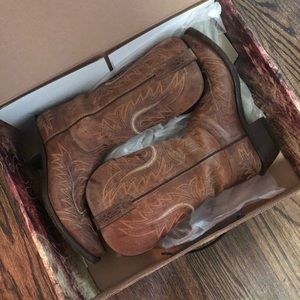 Women’s lucchese cowboy boots